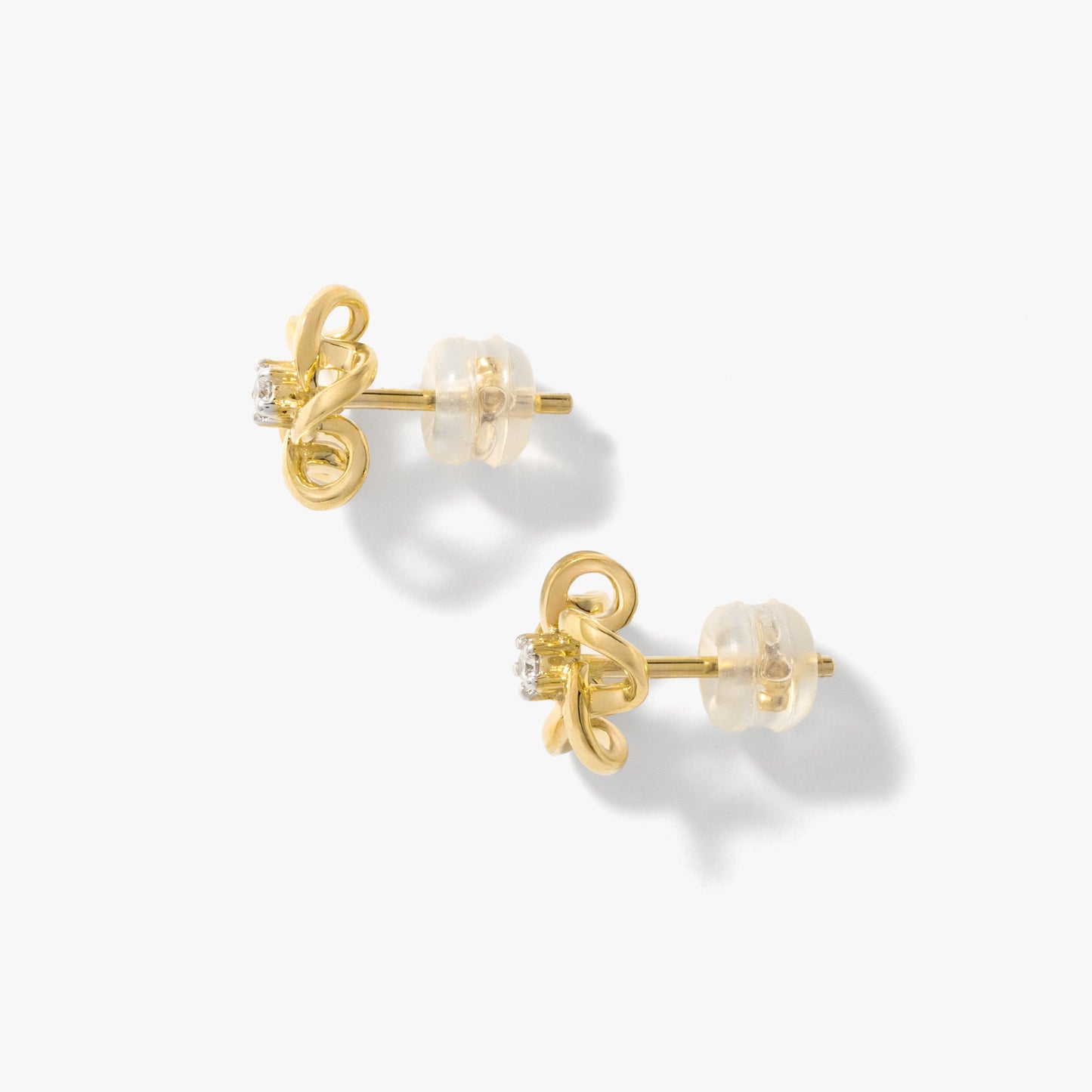 Diamond Star Stud Earrings in 10K Yellow Gold (0.05 ct tw)