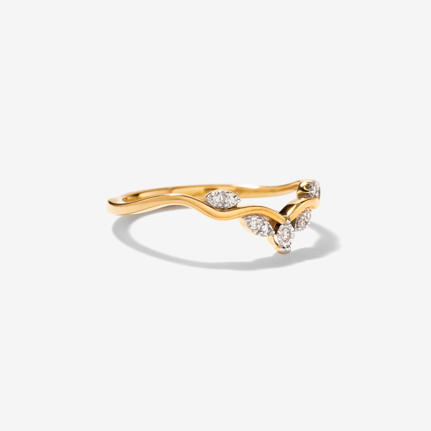 Diamond Cluster Ring in 10K Yellow Gold (0.07 ct tw)