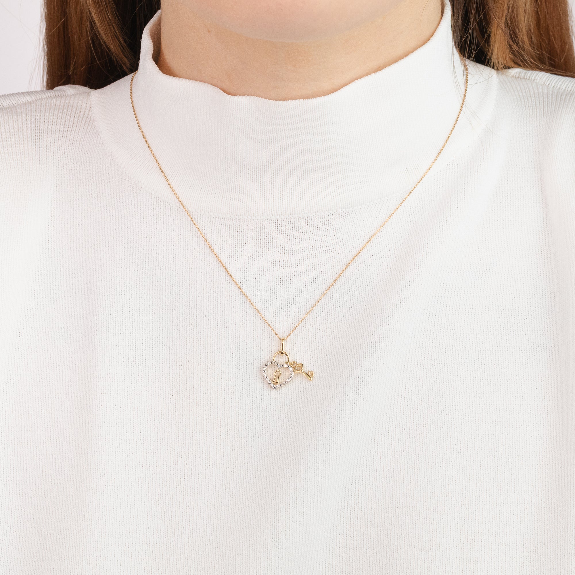 Diamond Lock and Key Necklace in 10K Yellow Gold (0.05 ct tw)