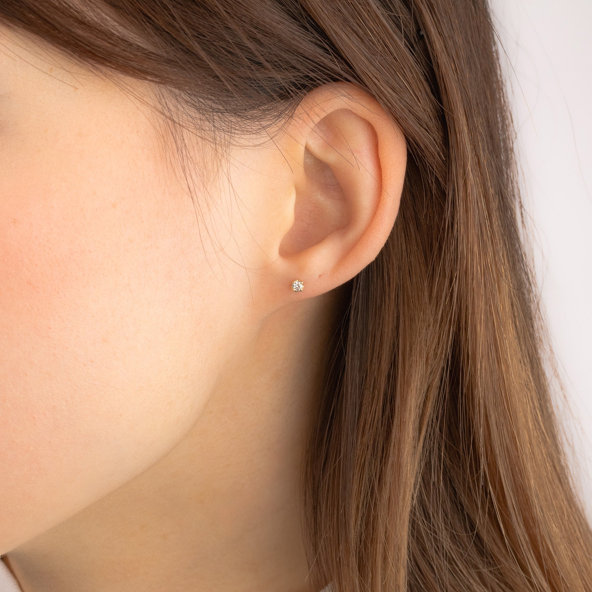 Diamond Stud Earrings in 10K Yellow Gold (0.10 ct tw)