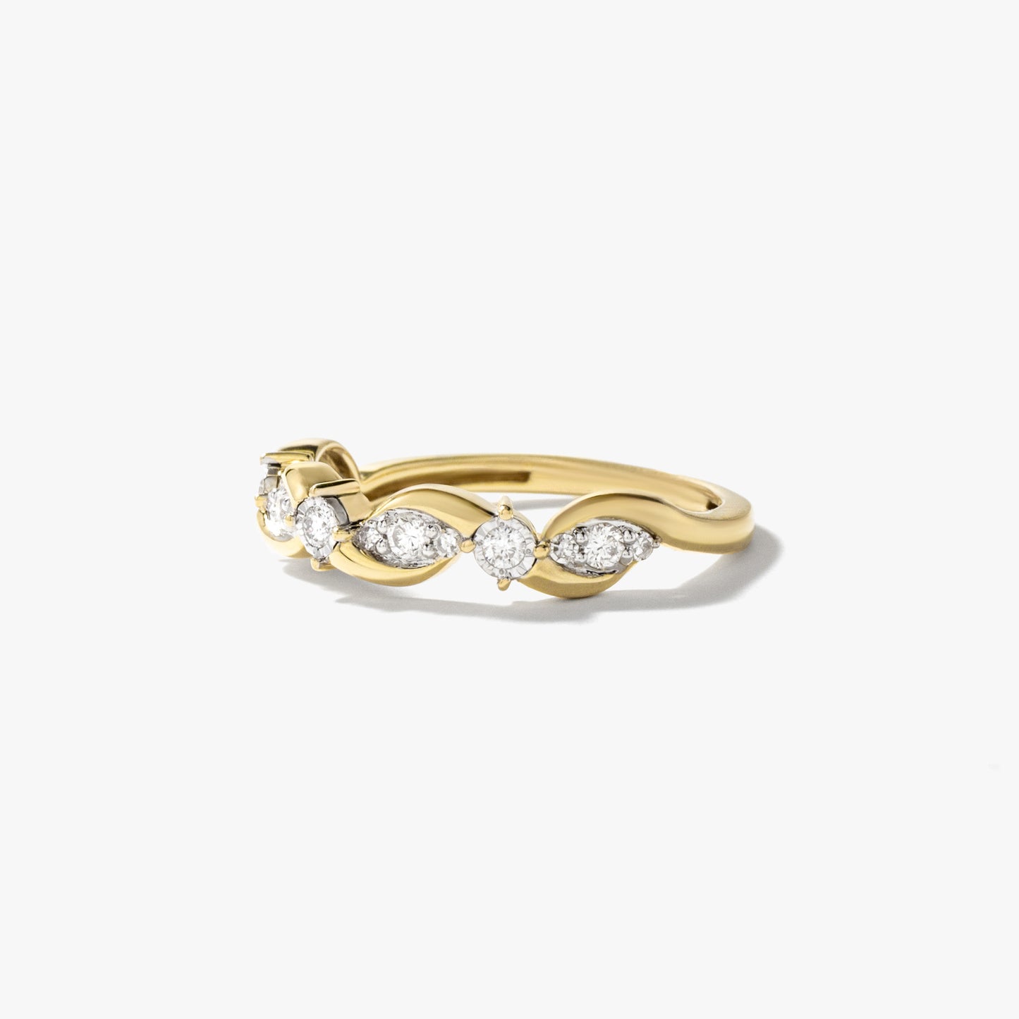 Diamond Cluster Ring in 10K Yellow and White Gold (0.23 ct tw)