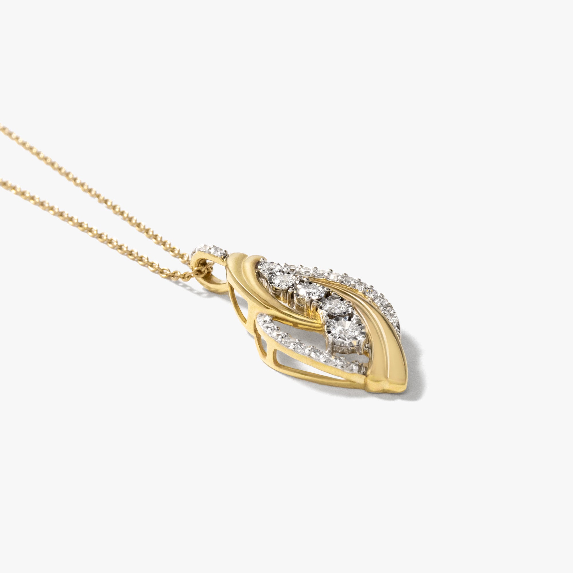 Diamond Cluster Necklace in 10K Yellow and White Gold (0.28 ct tw)