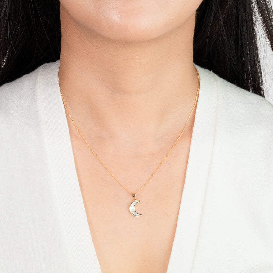Moon Pendant with Mother of Pearl Insert in 10K Yellow Gold – Ann