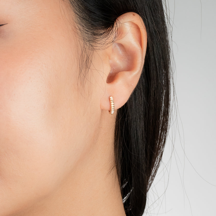 Pyramid Huggie Hoop Earrings in 10K Yellow Gold – Ann-Louise Jewellers