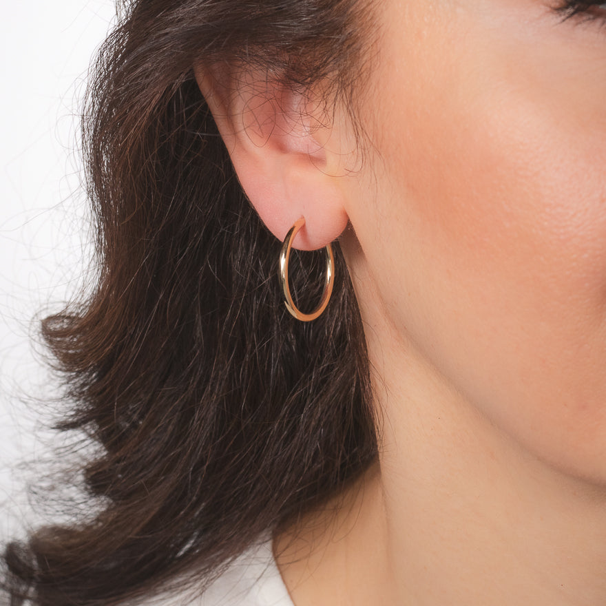 2x20mm Sleeper Earrings in 10K Yellow Gold