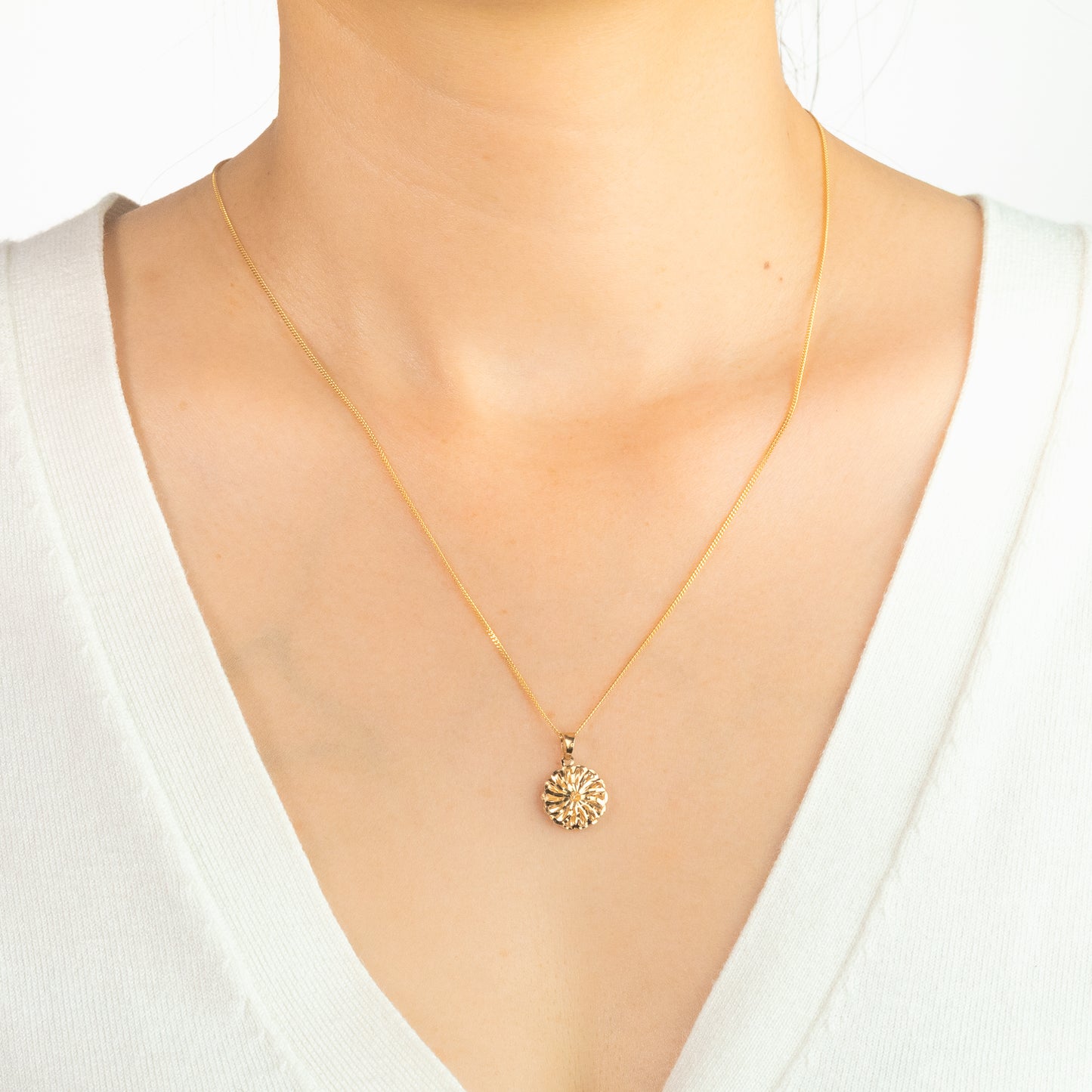 Diamond Cut Flower Pendant in 10K Yellow Gold