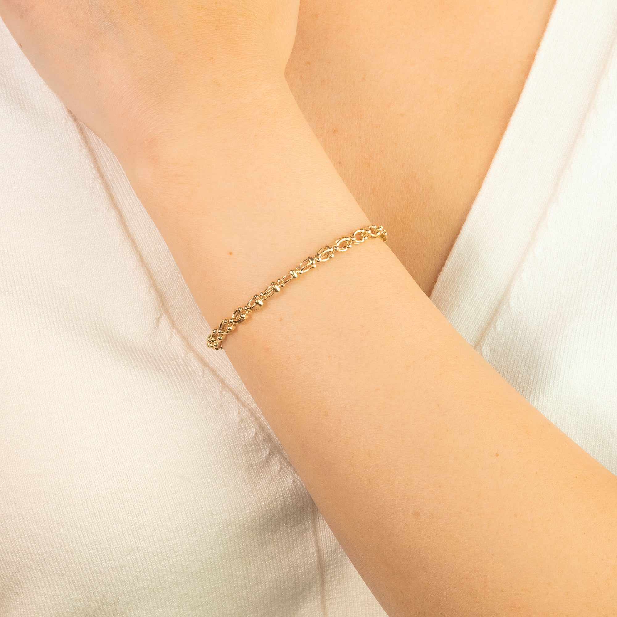 Circle Link Bracelet in 10K Yellow Gold