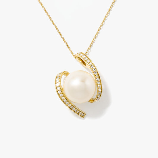 Pearl Necklace in 10K Yellow Gold