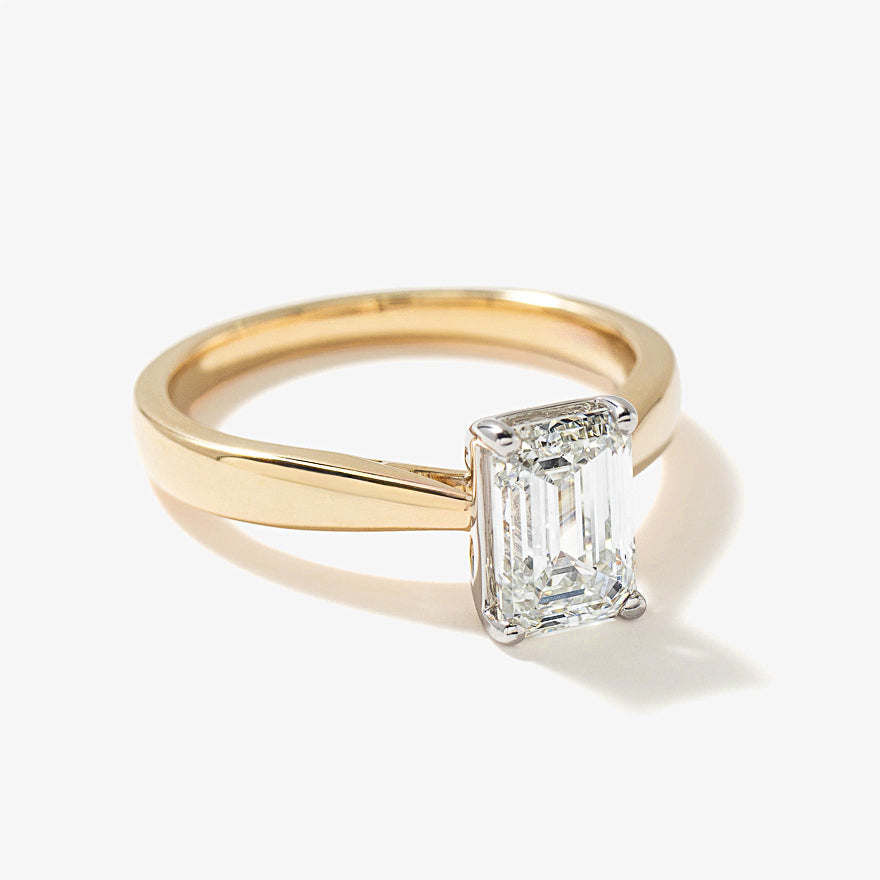 Lab Grown Emerald Cut Diamond Engagement Ring in 14K Yellow Gold (1.50 ct tw)