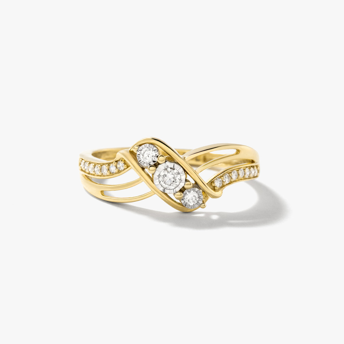 Diamond Cluster Ring in 10K Yellow Gold (0.15 ct tw)