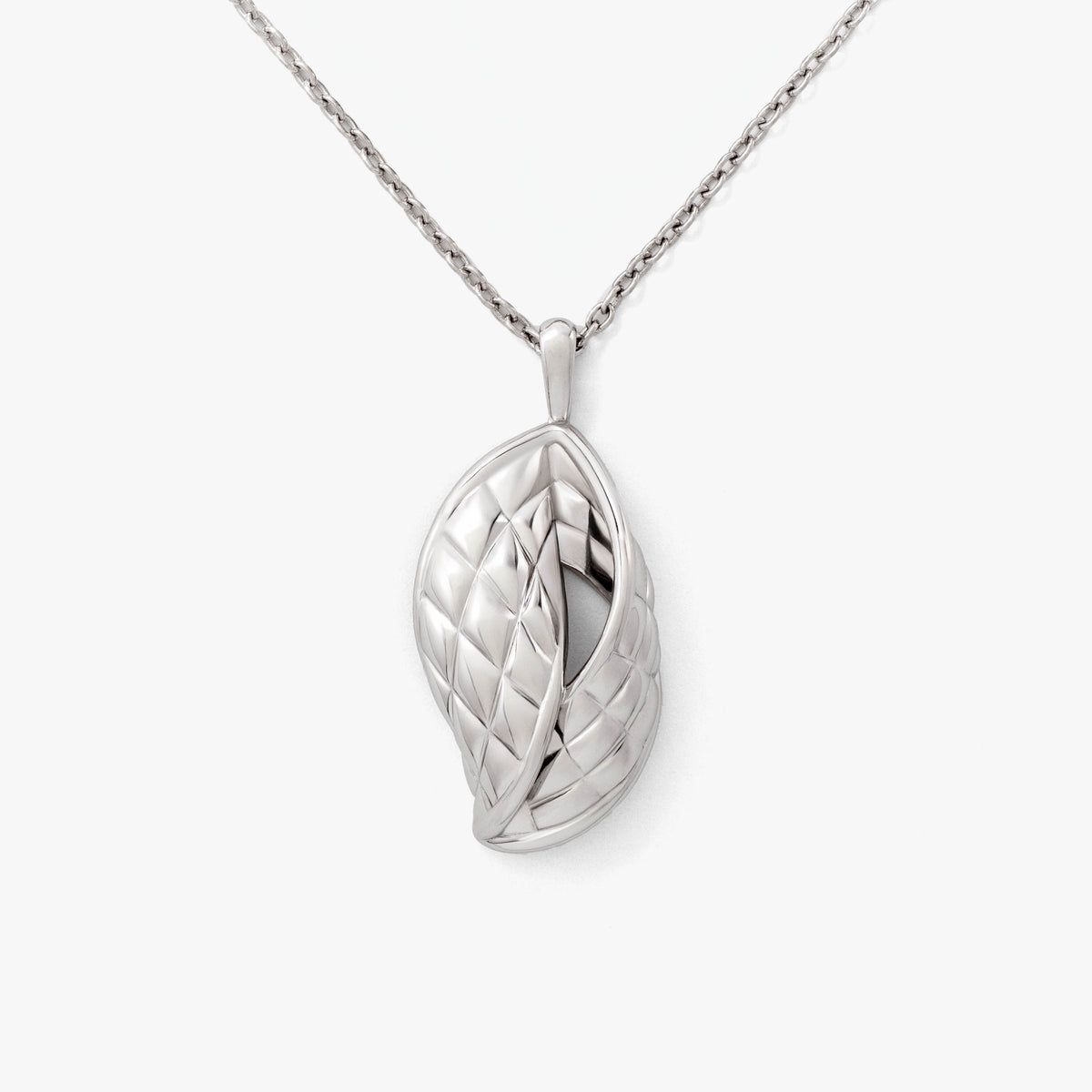SilverNova Silver Quilted Necklace