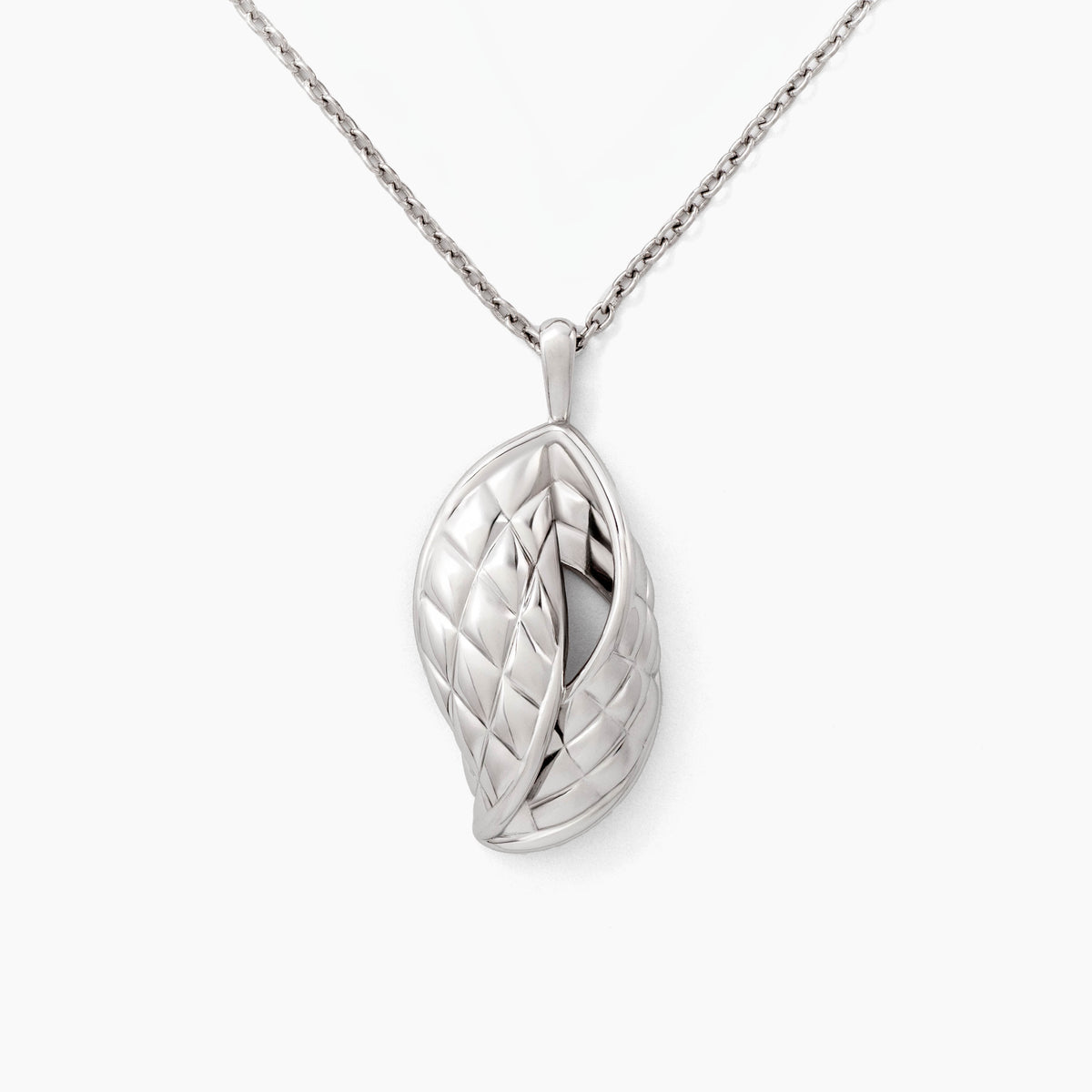 SilverNova Silver Quilted Necklace