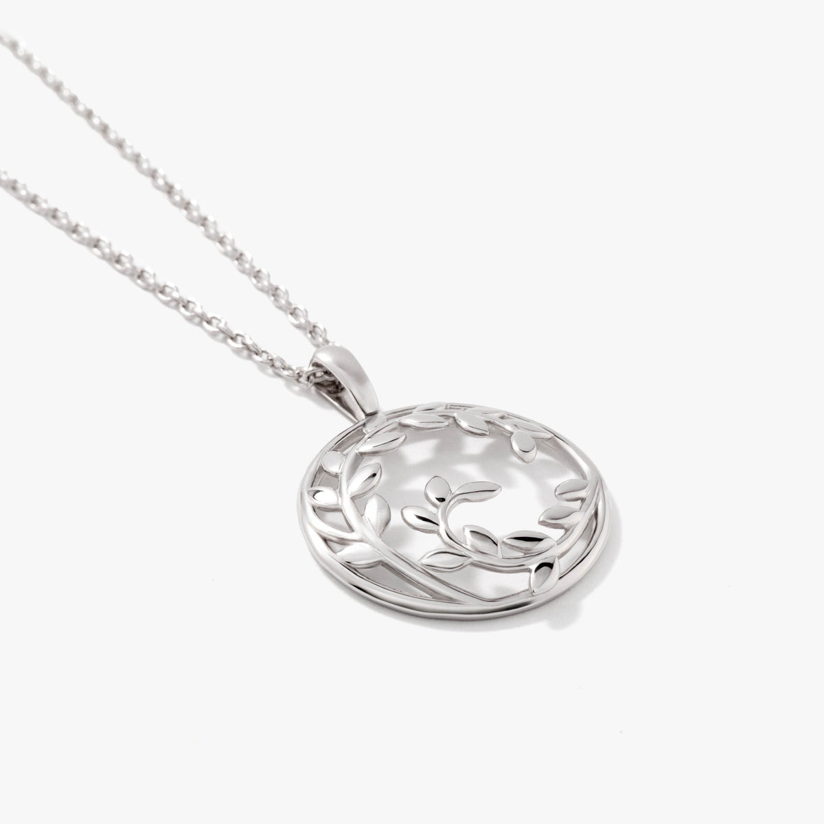 SilverNova Silver Circle Leaf Necklace
