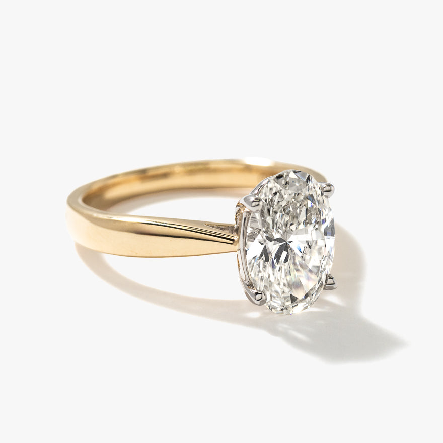 Lab Grown Oval Cut Diamond Engagement Ring in 14K Yellow Gold (2.00 ct tw)