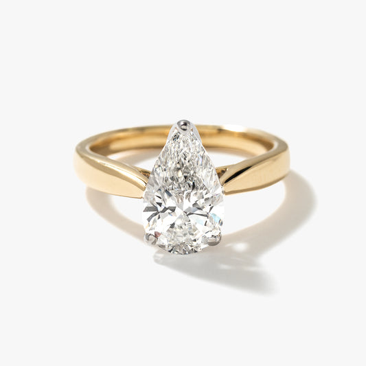 Lab Grown Pear Cut Diamond Engagement Ring in 14K Yellow Gold (2.00 ct tw)