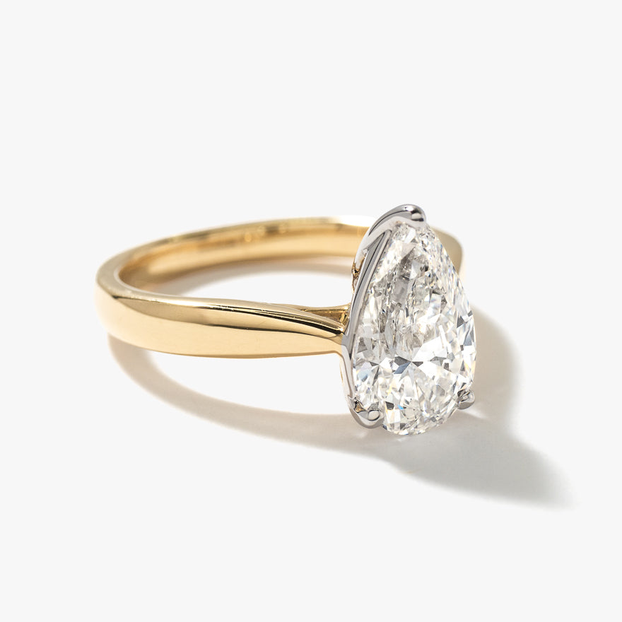 Lab Grown Pear Cut Diamond Engagement Ring in 14K Yellow Gold (2.00 ct tw)