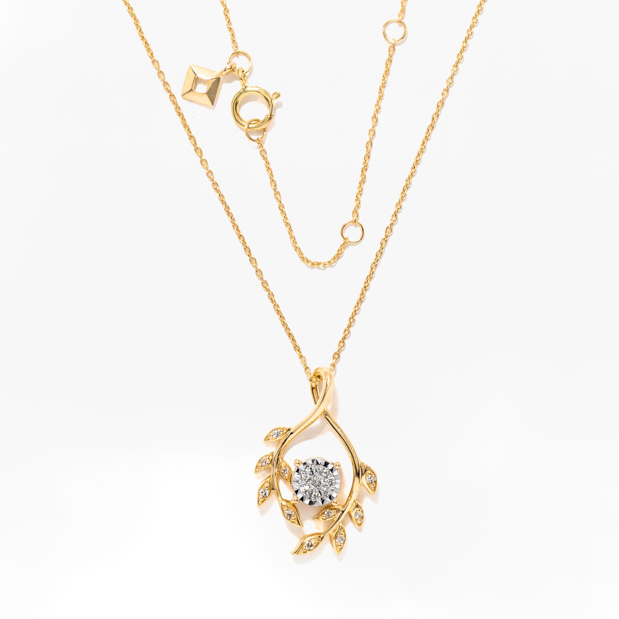 Diamond Leaf Necklace in 10K Yellow and White Gold (0.12 ct tw)