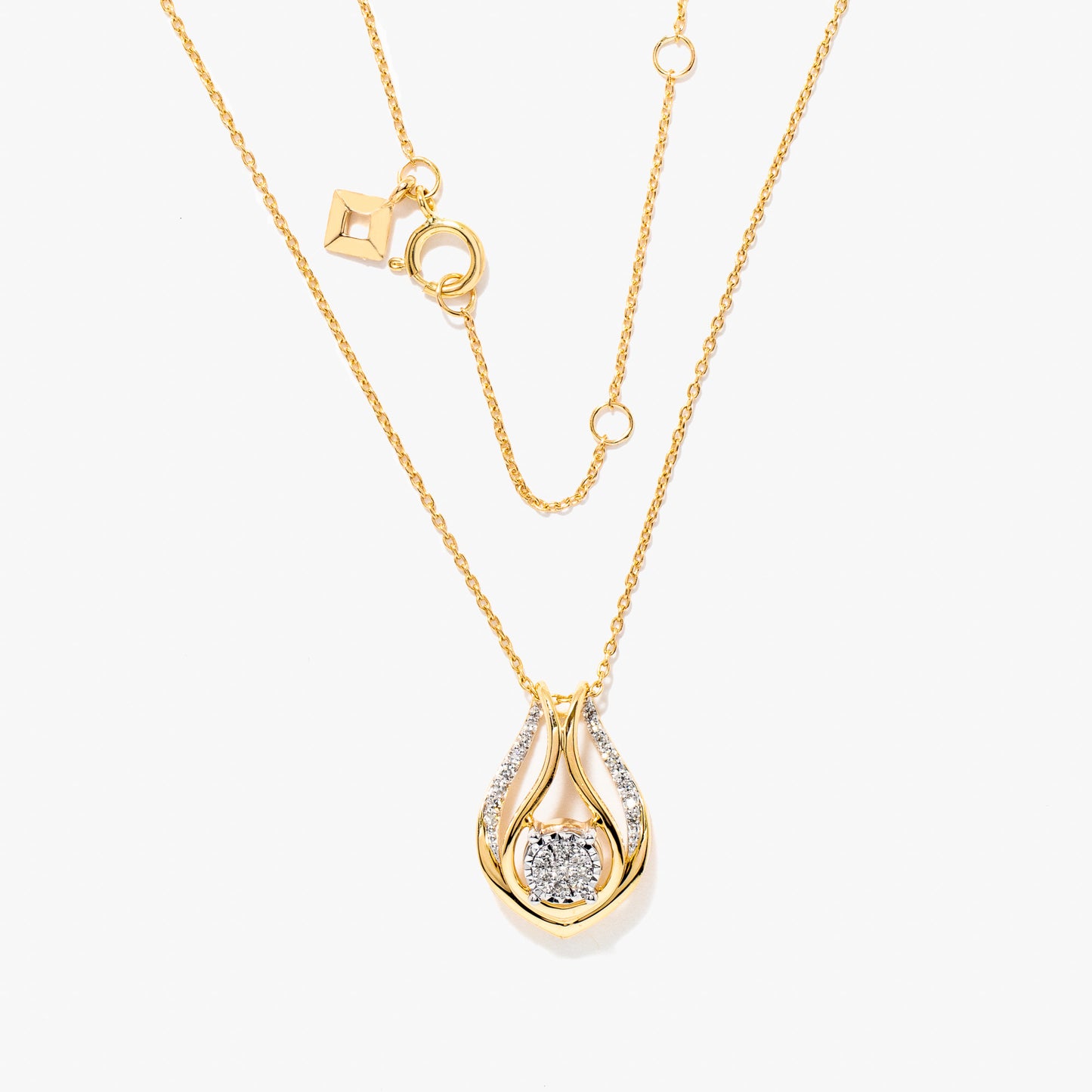 Diamond Cluster Necklace in 10K Yellow and White Gold (0.12 ct tw)