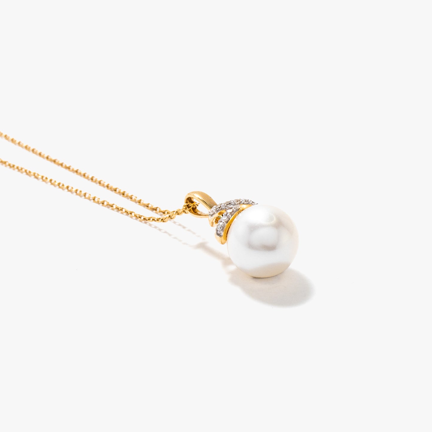Pearl Necklace in 10K Yellow Gold