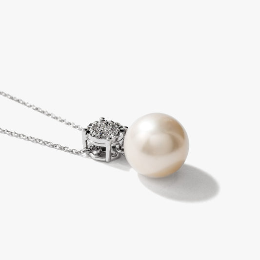Pearl Necklace in 10K White Gold
