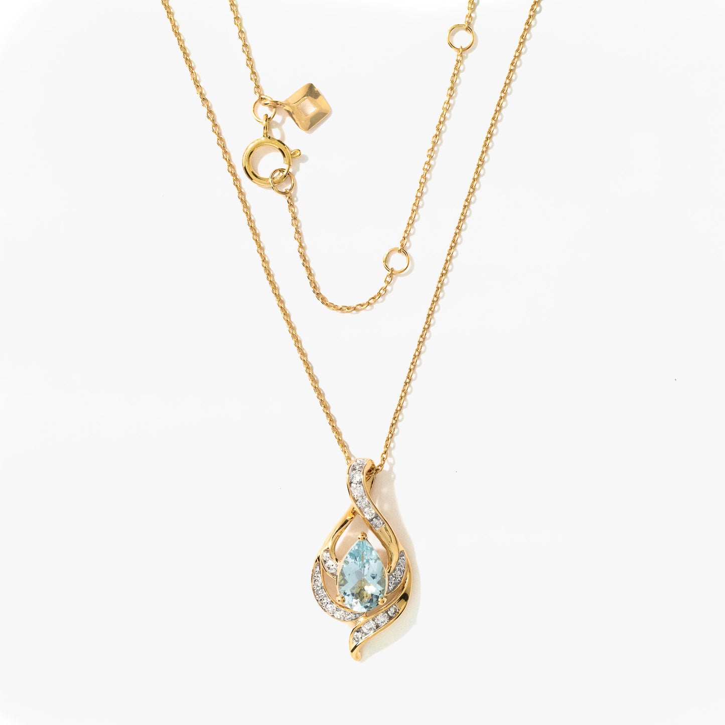 Aquamarine Pendant Necklace in 10K Yellow Gold