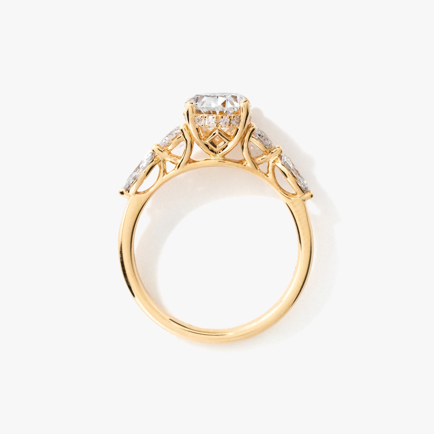 Lab Grown Oval Cut Diamond Engagement Ring in 14K Yellow Gold (2.75 ct tw)