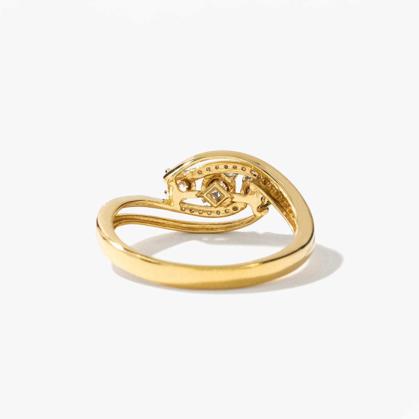 Diamond Cluster Ring in 10K Yellow and White Gold (0.24 ct tw)