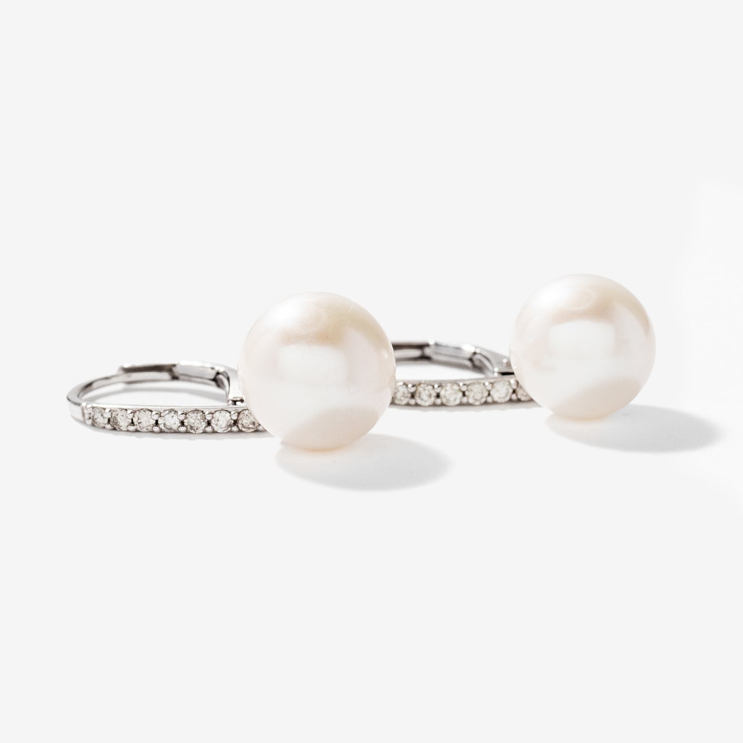 Pearl Earrings in 10K White Gold