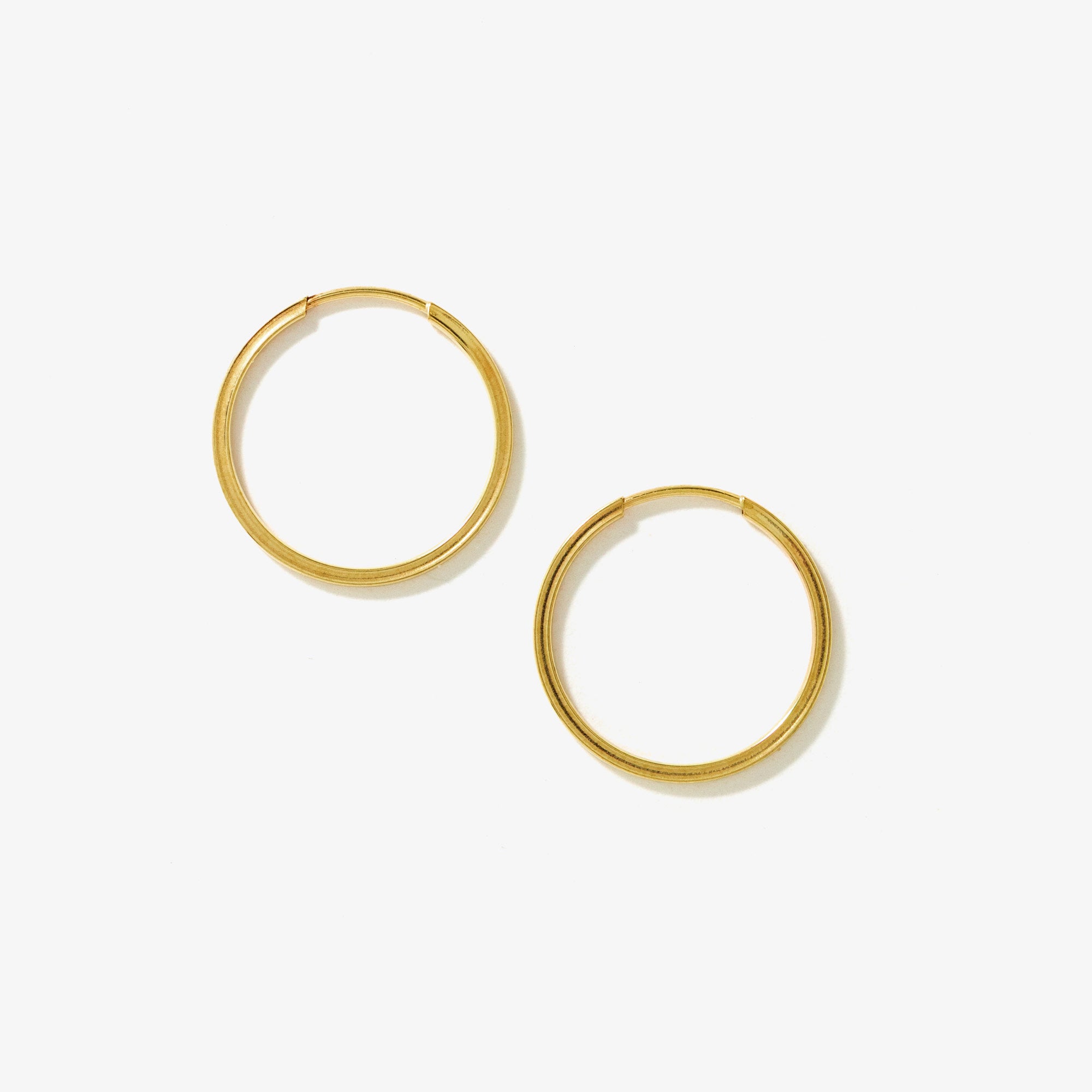 15.5x1mm Square Tube Flex Sleeper in 10K Yellow Gold