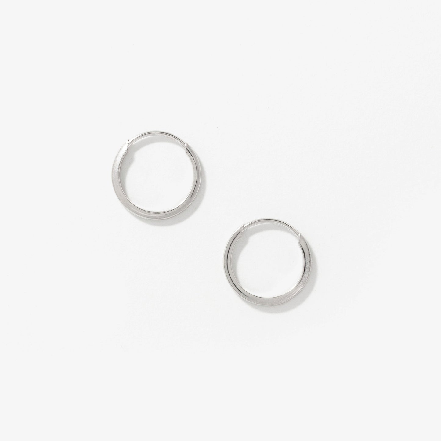 1x10mm Square Tube Flex Sleeper in 10K White Gold