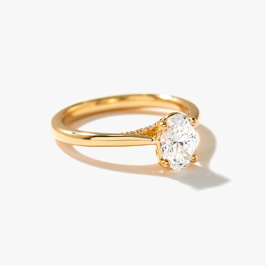 Lab Grown Oval Cut Diamond Engagement Ring in 14K Yellow Gold (0.82 ct tw)