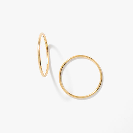1.1x18mm Sleeper in 10K Yellow Gold