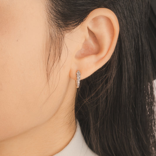 Diamond Hoop Earring in 10K Yellow and White Gold (0.20 ct tw)