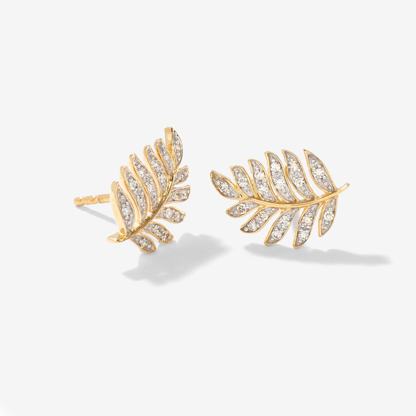 Diamond Leaf Stud Earrings in 10K Yellow Gold (0.13 ct tw)