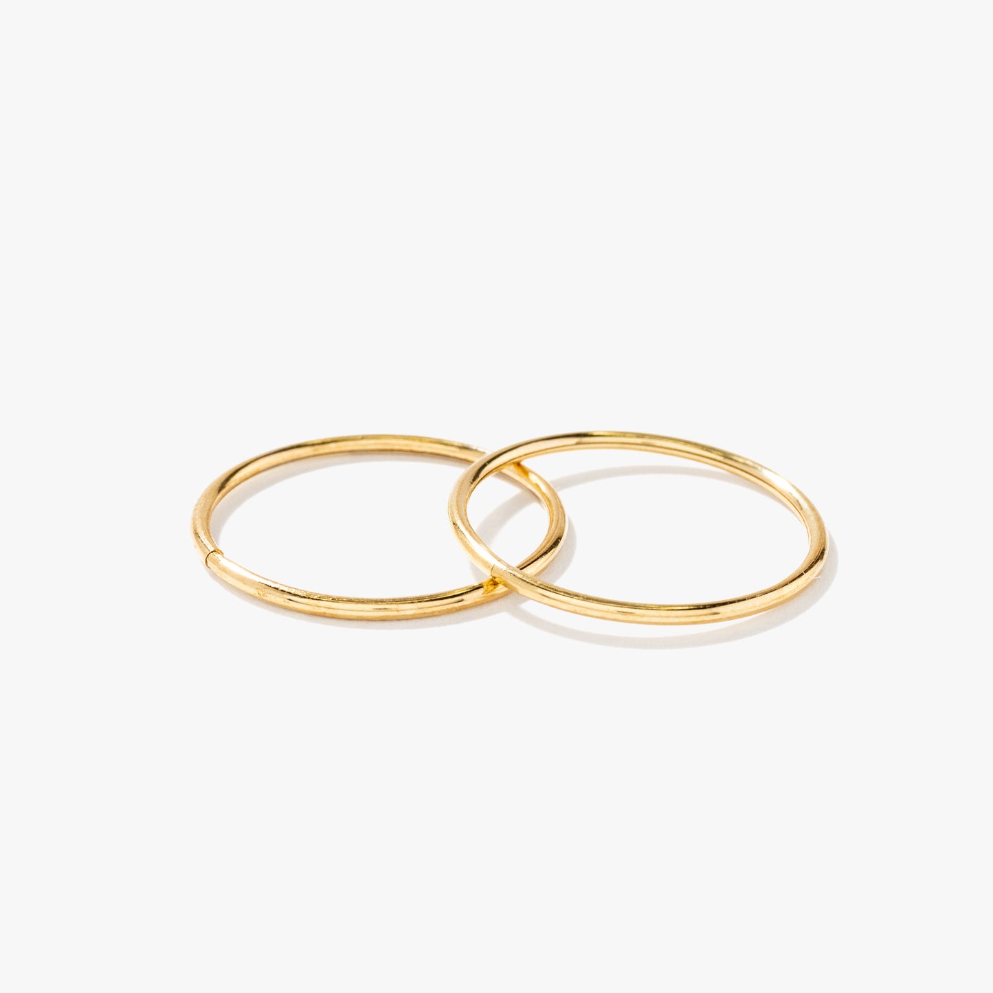 1.1x18mm Sleeper in 10K Yellow Gold