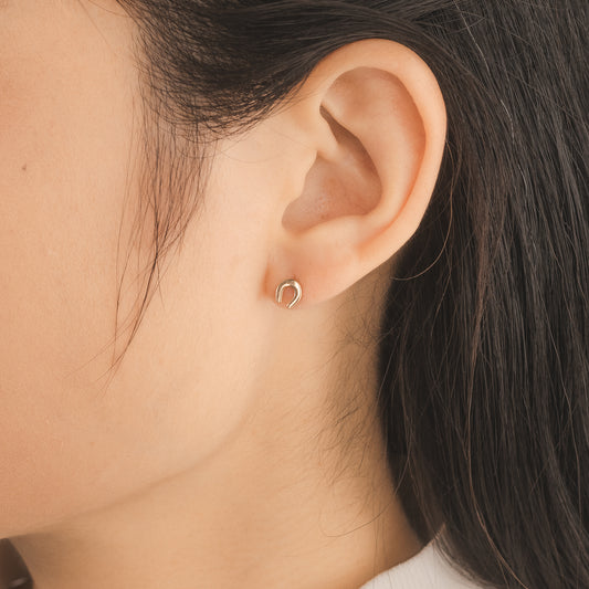 Horseshoe Stud Earrings in 10K Yellow Gold