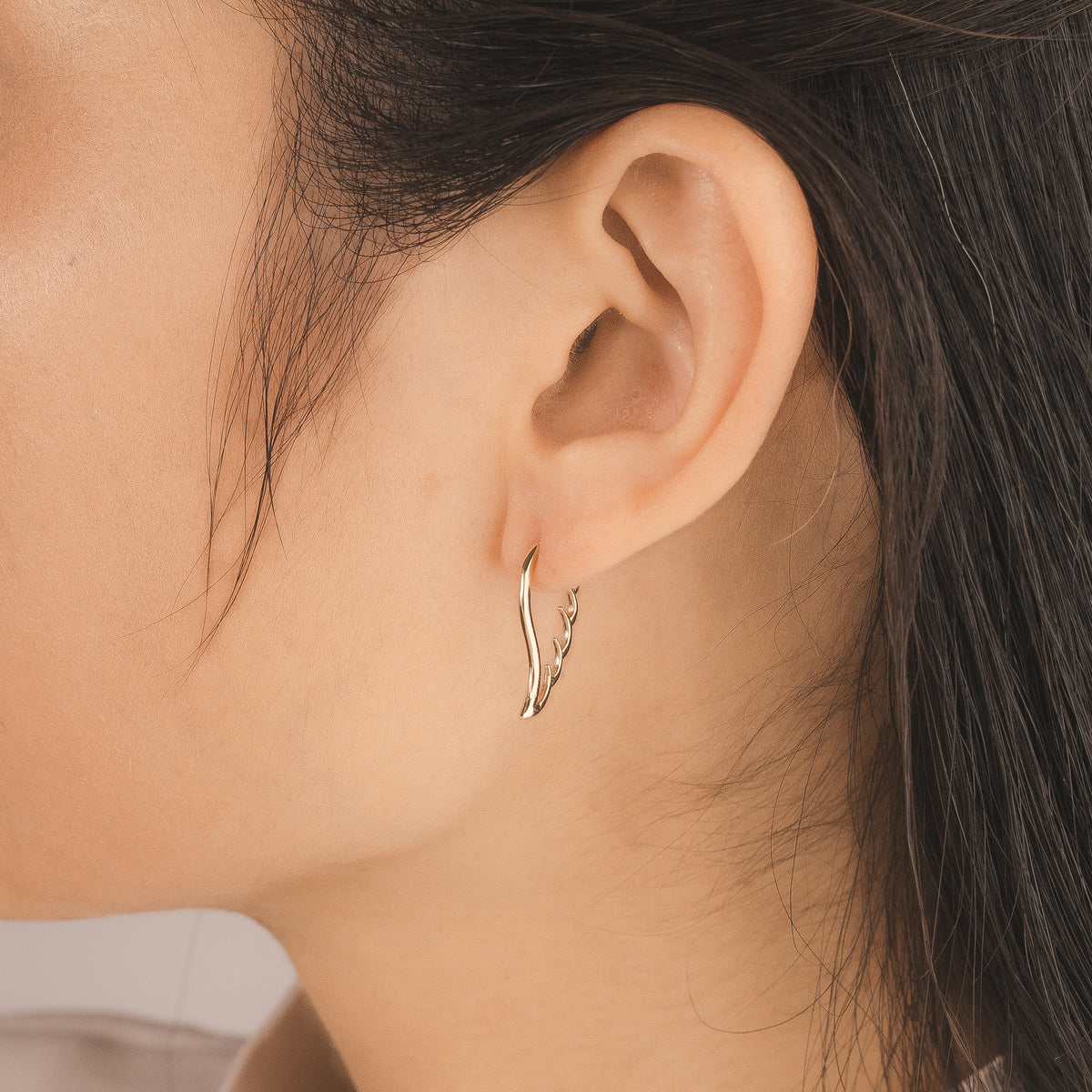 Open Wing Hoop Earrings in 10K Yellow Gold