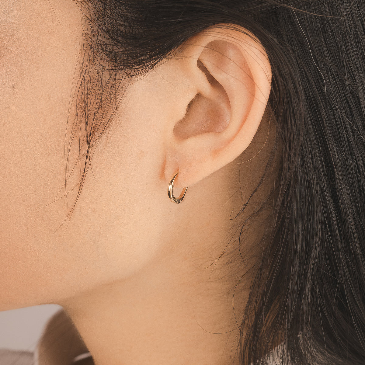 Leverback Earrings in 10K Yellow Gold