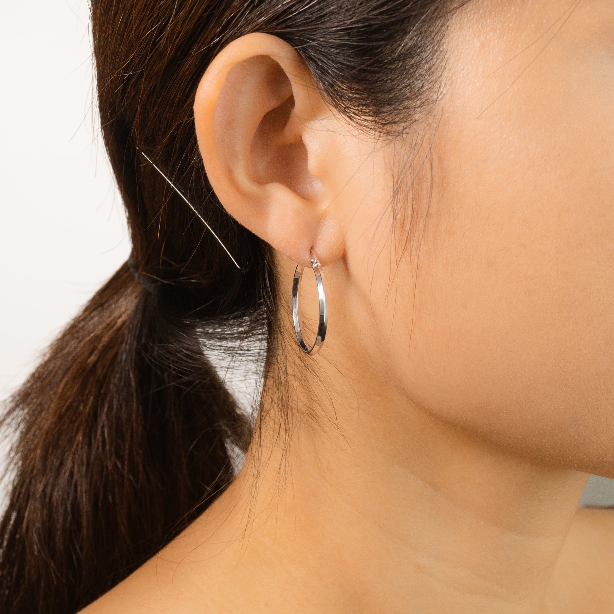 Knife Edge Hoop Earrings in 10K White Gold