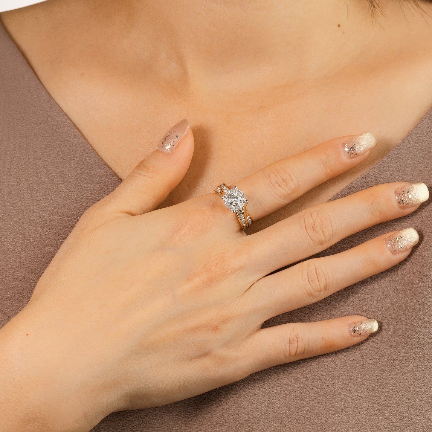 Diamond Engagement Ring in 10K yellow and White Gold (1.00 ct tw)