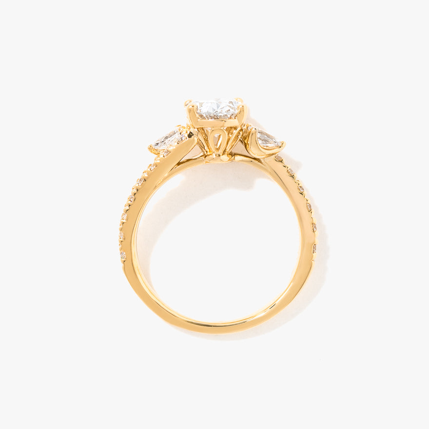 Lab Grown Oval Cut Diamond Engagement Ring in 14K Yellow Gold (2.25 ct tw)