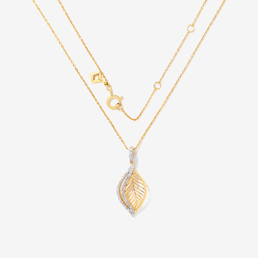 Diamond Leaf Pendant in 10K Yellow Gold (0.20 ct tw)