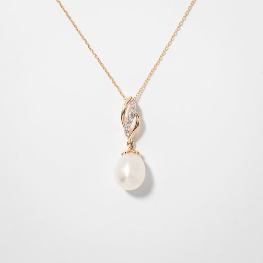 Pearl Necklace in 10K Yellow Gold