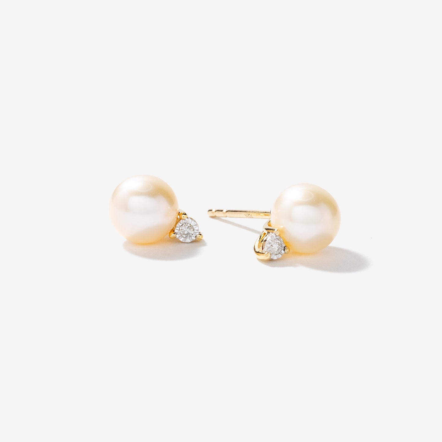 Pearl Stud Earrings in 10K Yellow Gold
