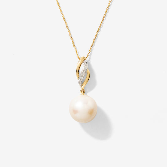 Pearl Necklace in 10K Yellow Gold