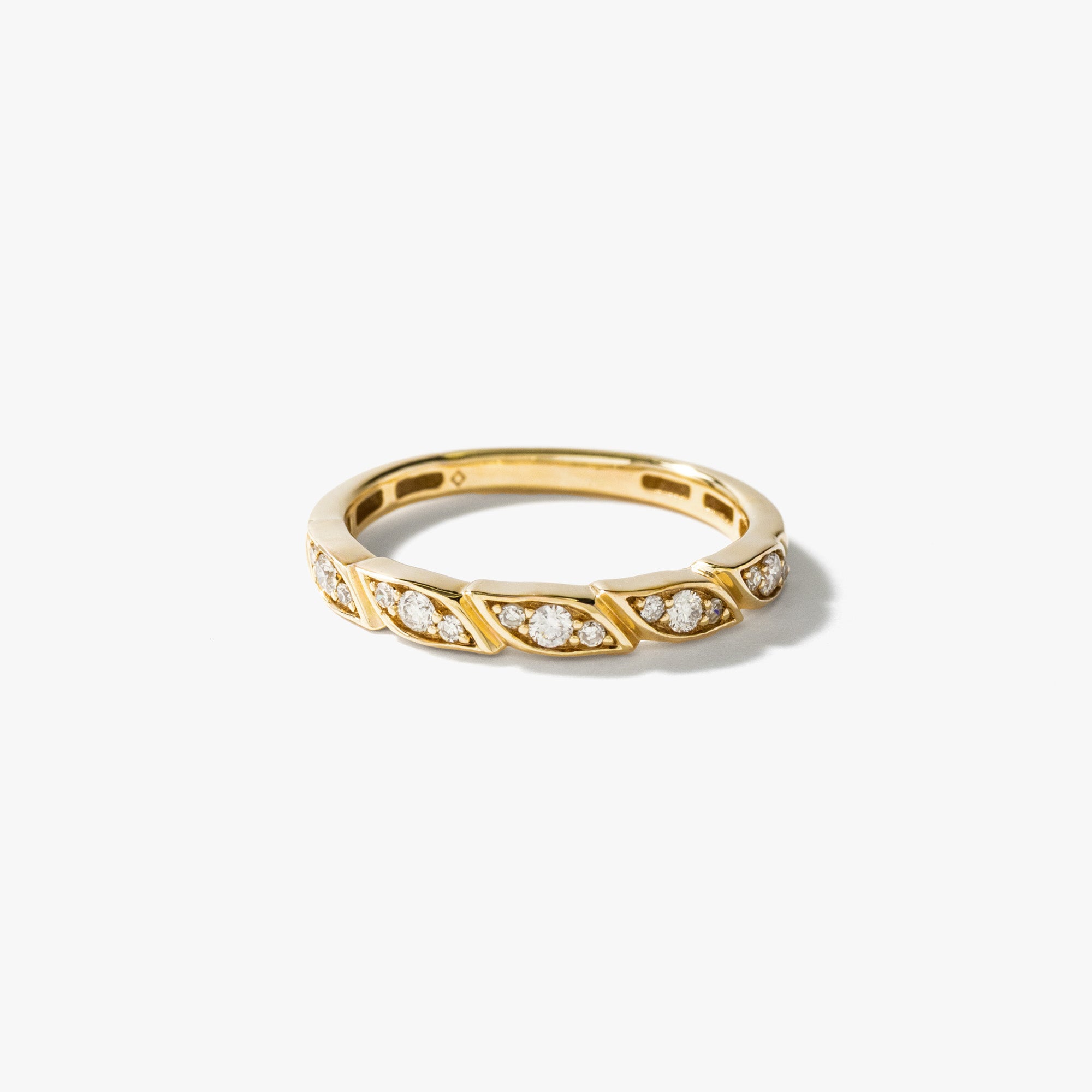 Wedding Band in 10K Yellow Gold (0.16 ct tw) – Ann-Louise Jewellers