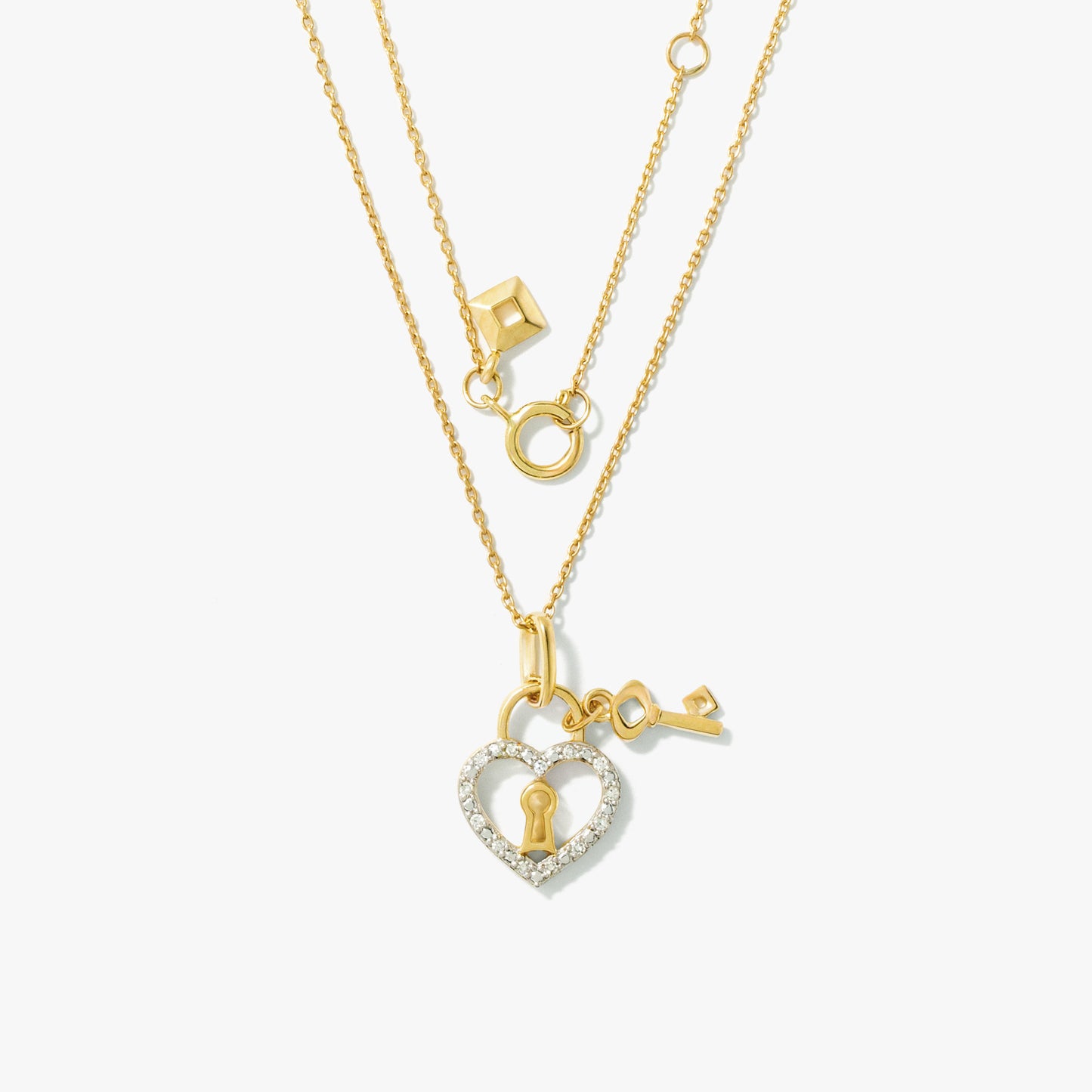 Diamond Lock and Key Necklace in 10K Yellow Gold (0.05 ct tw)