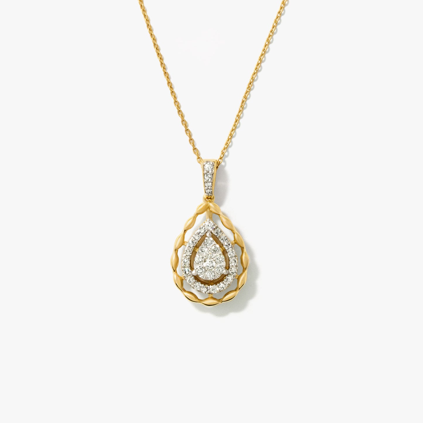 Diamond Cluster Necklace in 10K Yellow and White Gold (0.30 ct tw)