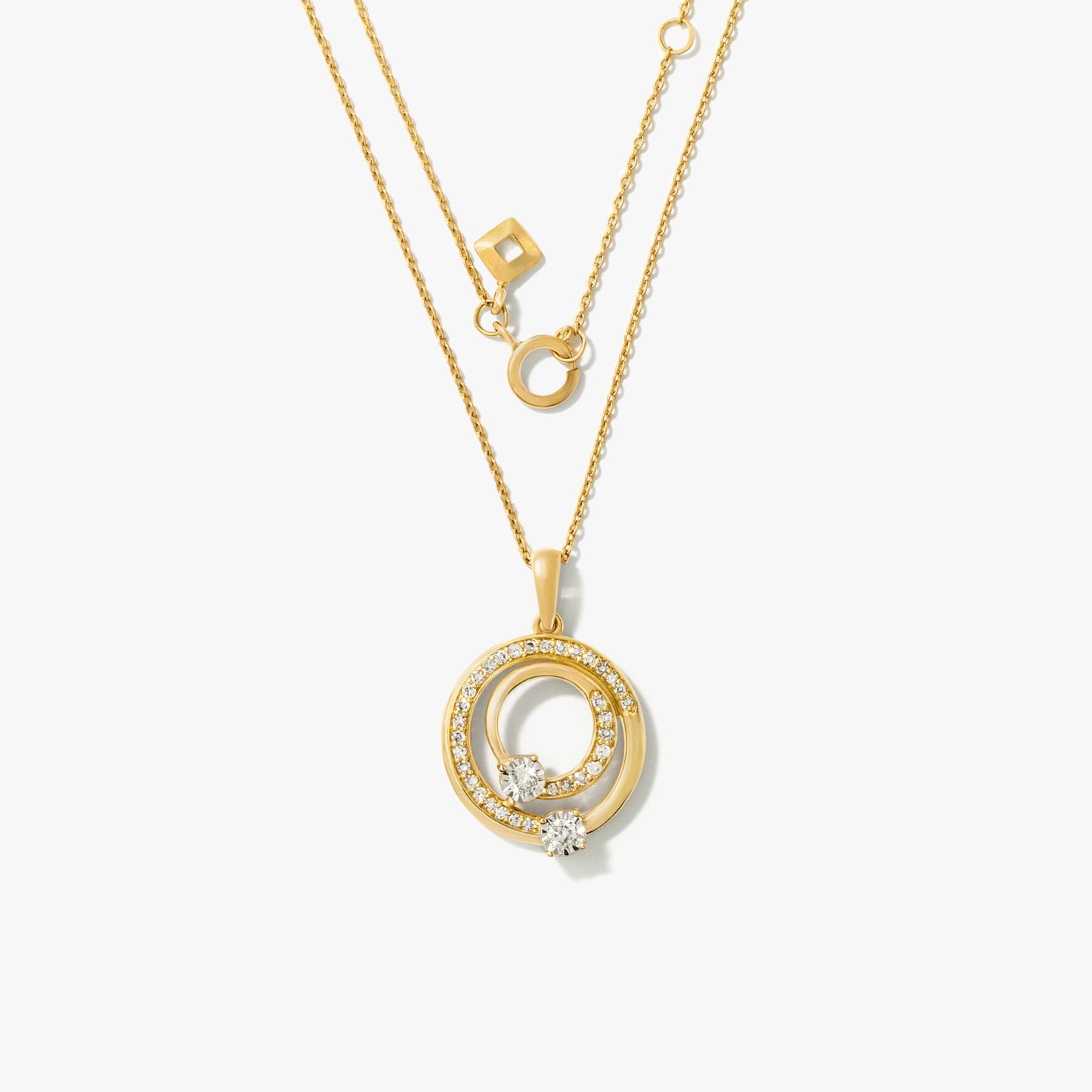 Diamond Cluster Necklace in 10K Yellow and White Gold (0.25 ct tw)