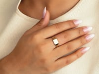 Ladies Rectangle Signet Ring in 10K Yellow Gold – Ann-Louise Jewellers
